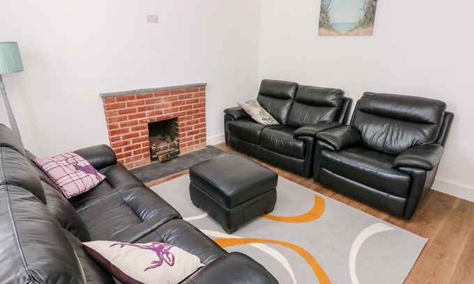 Maenclochog Cabaña | 2 AWELFRYN, pet friendly, country holiday cottage in Clunderwen