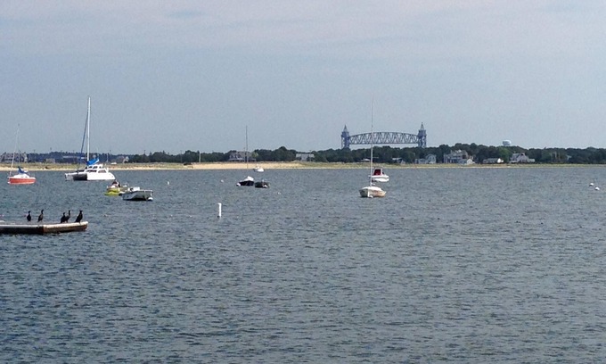 Bourne Cabaña | 2 B / R cabaña con vista al mar, situados a lo largo de la desembocadura del Canal de Cape Cod
