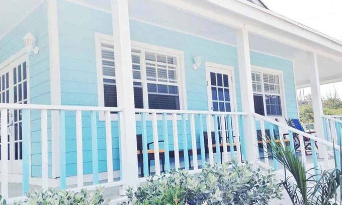 Rolleville Villa | 2 BD Queen Villa, Exuma Beach Point