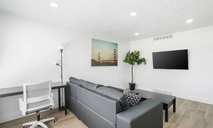 West Valley City Casa | 2 Bdr 1 Ba Close 2 Airport & SLC