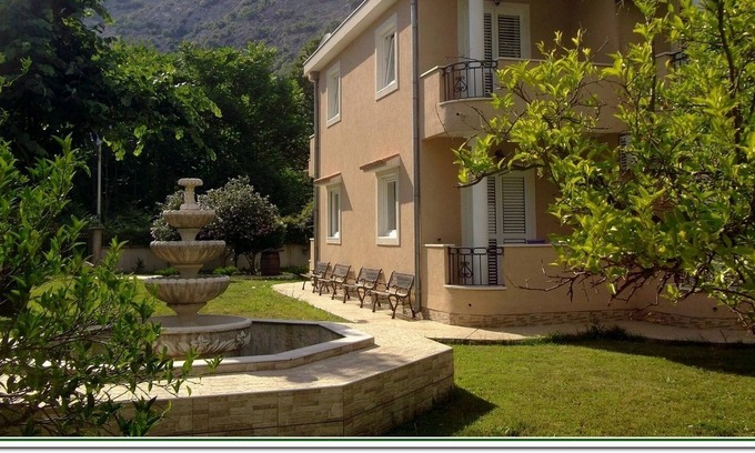 Risan Apartamento | 2-bdr ap. with garden, privat parking near beach RISAN, KOTOR. bay, Montenegro 1