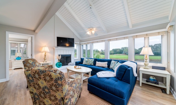 Sealoft Villas Casa | 2 BDR + Loft Cottage w/ Golf Views! Close to Beach, Neighborhood Pool! Amenity Cards!