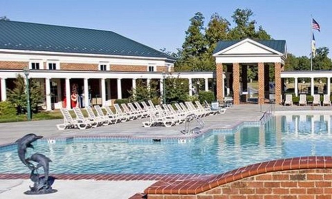 Berkeley Condominio | 2 BDRM CONDO ~ GREENSPRINGS RESORT ~ PISCINAS INTERIORES / EXTERIORES ~ CERCA DE LOS JARDINES DE BUSCH ~