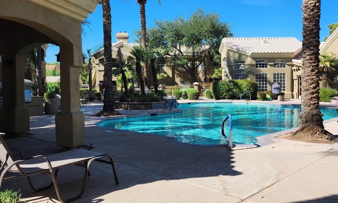 Paradise Valley Village Condominio | 2 Bdrm 2 Ba near Orange Tree Golf Resort in Scottsdale