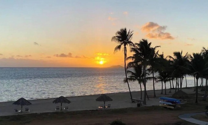 Estate Golden Rock Condominio | 2 bdrm Beachfront Penthouse & Tennis Resort 2 bath with million dollar views