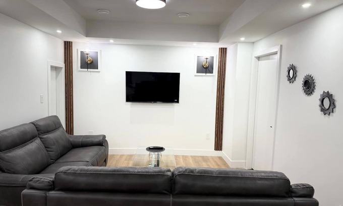 Beaumont Apartamento | 2 Bdrm Suite|TV| Wifi|Newly Built| 20 mins Airport