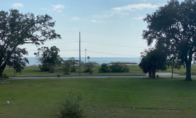 Gulfport Casa | 2 Beach view Cottages, Perfect family get together