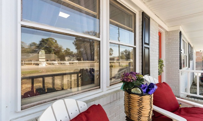 Ocean Isle Beach Casa | 2 Beaches Villa - Amazing Location - Sunset Beach or OIB easily accessible