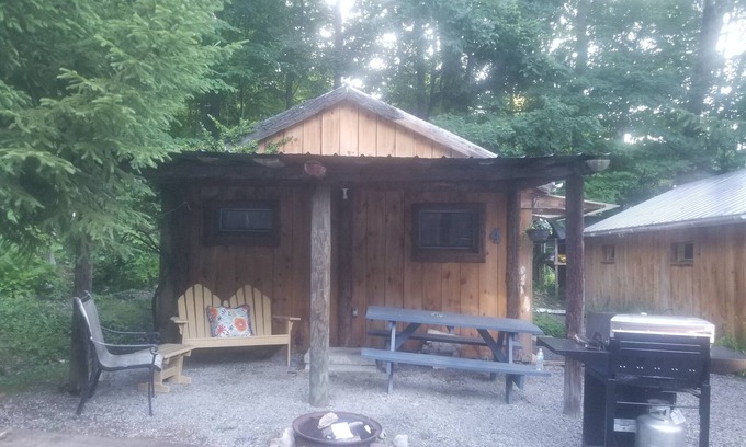 Trumansburg Cabina | 2 habitaciones, 1 baño propiedad del lago!