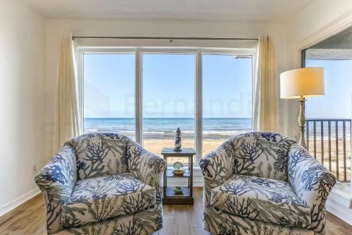 Ocean Cay Casa | 2 Bed/2 Bath, 4th floor Oceanfront condo sleeps 6. Oceanfront deck and pool.