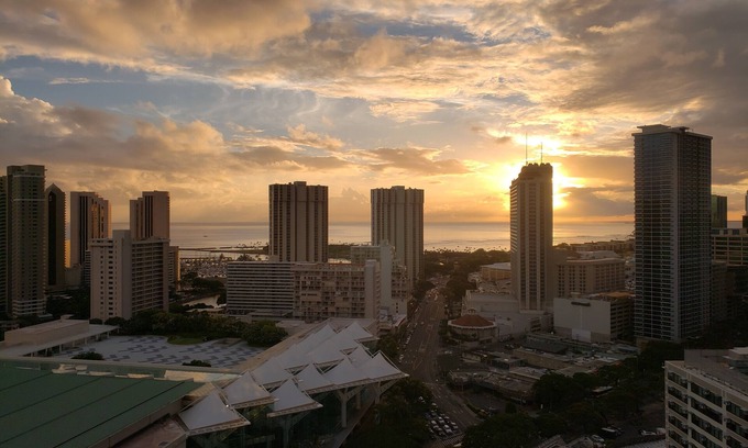 McCully - Moiliili Condominio | 2Bed 2Bath Condo-Stunning Ocean View, Cómodo, Limpio, espacioso y Central