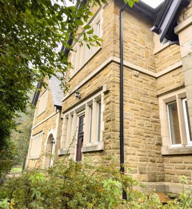 Headingley Apartamento | 2 Bed - 2 Bath - Duplex Apartment next to LBU-Headingley Centre-YCC Arena-Families-Relocators