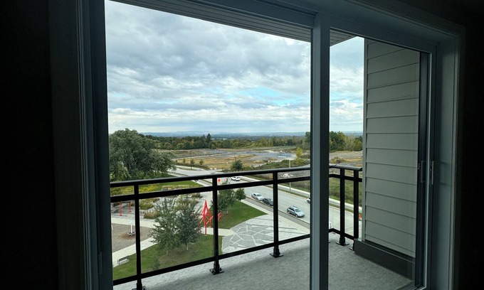 Ottawa Division Condominio | 2 bed 2 bath Furnished Monthly Rental