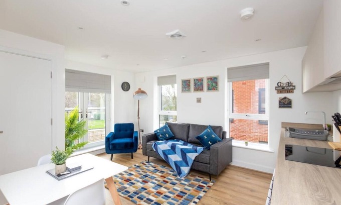 Chapeltown Apartamento | 2 Bed 2 Bath | Parking | EV Plug | WiFi | En-suite's | Master King Size Bed