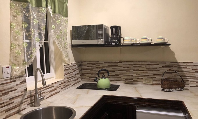 Beverly Hills Casa | ASHLYN Studio 2 - Chocolate: seguro y privado
