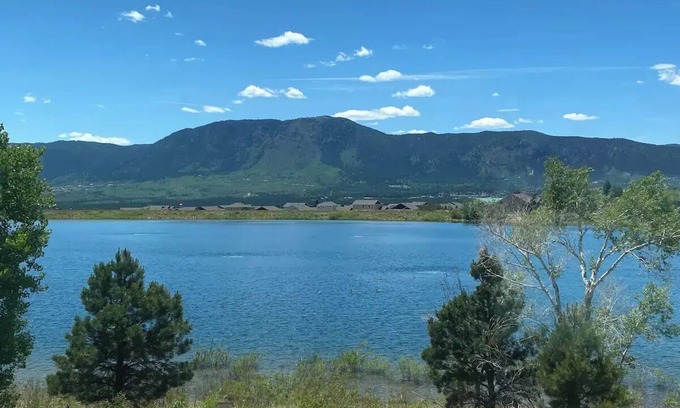 Woodmoor Apartamento | 2 bed/2 bath suite w/ lake & mountain views, 10 min. from Colo. Springs & USAFA