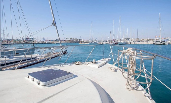 Poblats Maritims Alquiler De Eote | 2 dormitorios, 2 baños yate en valencia.