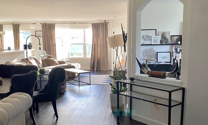St. John Casa | 2 Bed, 2 Full Baths Ranch Townhome Near Chicago