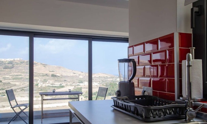 Marsalforn Apartamento | 2 Bed Apartment w Distant Sea and Country Views