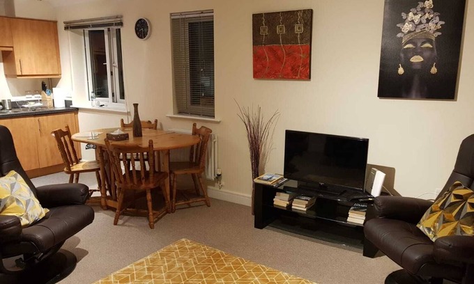 Hatfield Apartamento | 2 Bed Apt Near Hatfield Station w/ Free Parking