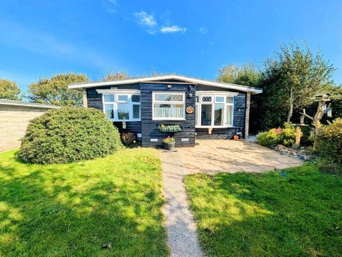 Bideford Casa | 2-Bed Bungalow Retreat, Welcombe