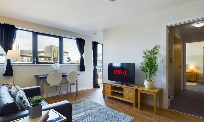 St George's Quarter Apartamento | 2 Bed | Central Liverpool | Sleeps 4 | Parking