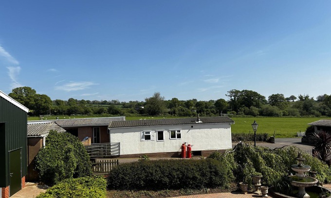 Cullompton Chalet De Esquí | 2 Bed Chalet on working farm