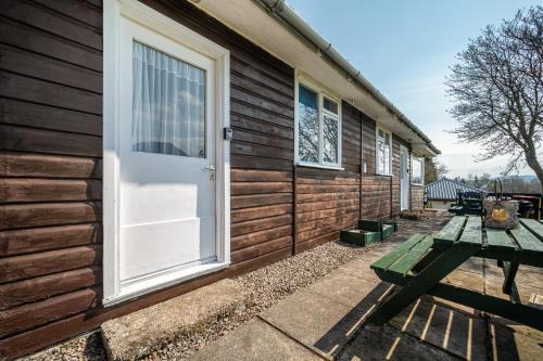 Contin Chalet De Esquí | 2 Bed Chalet - Sleeps 4 - Parking - Wifi