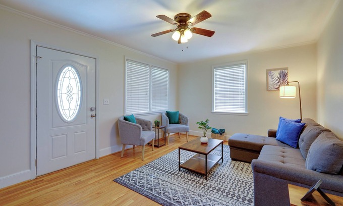 Cayce Casa | 2 Bed - Charming Home - Cayce (W Columbia)