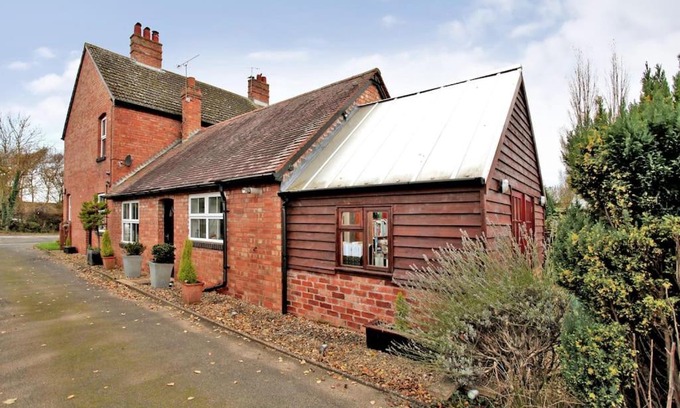 Lower Wick Casa | 2 Bed Comfortable House near Elgar's Birthplace