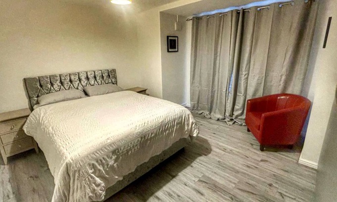 Langley Marish Apartamento | 2 bed (ensuite) garden apartment gated, close to Langley, Heathrow , Windsor
