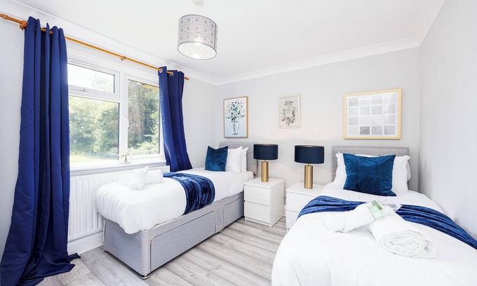 Addiscombe Apartamento | 2 Bed Flat | Addiscombe Road | Sleeps 5 | Smart TV | WiFi | Netflix