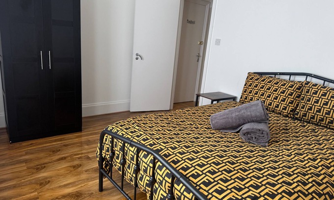 Charlton Apartamento | 2 Bed Flat - Sleeps 4 - Parking - Wifi