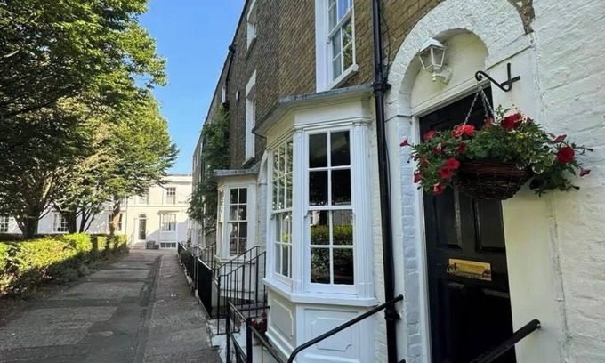 Ramsgate Cabaña | 2 Bed Georgian Cottage, Ramsgate