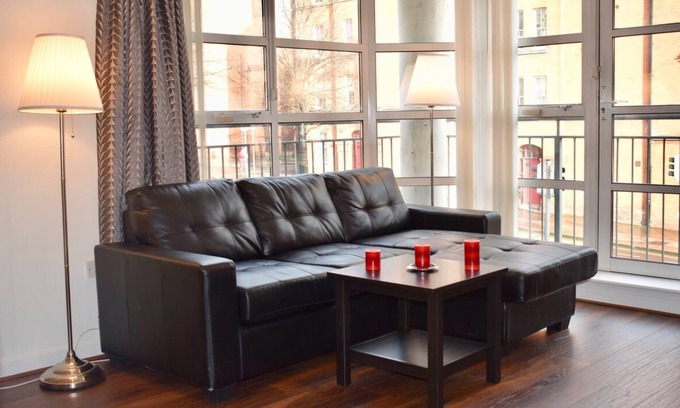 The Liberties Apartamento | 2 Bed Historical Christchurch With Parking