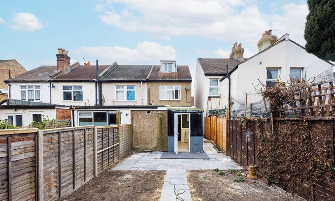 Addiscombe Casa | 2 Bed House | Croydon | Sleeps 6 | Contractors | Families