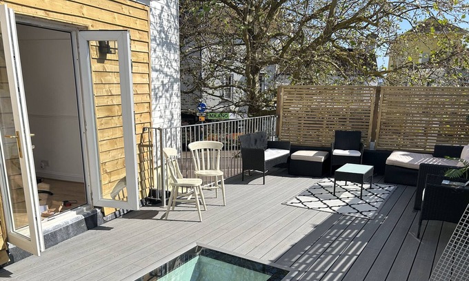 Teignmouth Apartamento | Luxurious 2 bed Apartment in the Hart of Town sea View With a Decked sun Terrace