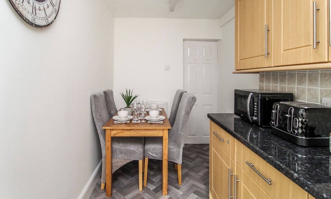 St Helens Apartamento | 2 Bed House in St Helens | Near Liverpool | Good for Contractors & Families