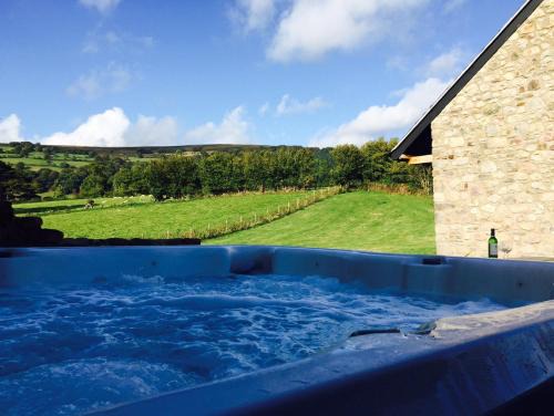 Pontypool Casa | 2 Bed in Abergavenny 42909