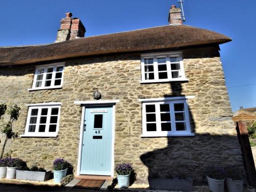 Bridport Casa | 2 Bed in Burton Bradstock DC166