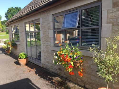 Mangotsfield Casa | 2 Bed in Cheltenham 49336
