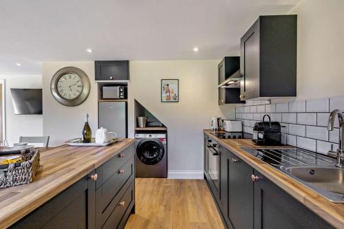 Messing Casa | 2 Bed in Feering oc-p29293