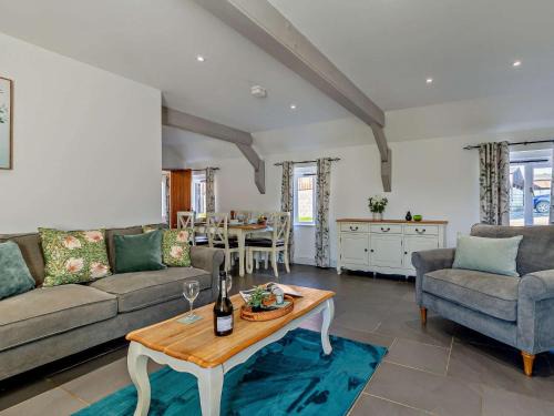 Hartland Casa | 2 Bed in Hartland FIREB