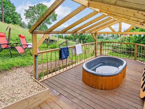 Crickhowell Casa | 2 Bed in Llangenny BN284