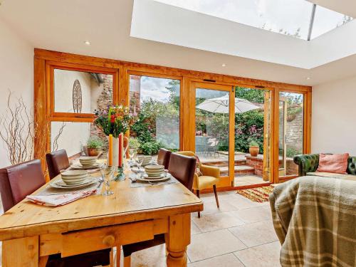 Ludwel Casa | 2 Bed in Ludlow 40329