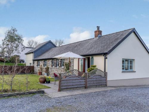 Clynderwen Casa | 2 Bed in Narberth 82445
