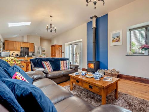 Saint Columb Major Casa | 2 Bed in Newquay TREBU