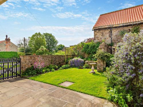Moulton Casa | 2 Bed in Richmond G0139