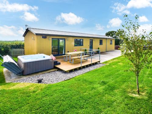 South Molton Casa | 2 Bed in South Molton 78097