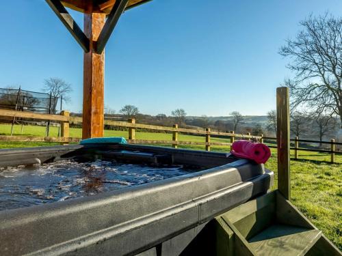 Knowstone Casa | 2 Bed in South Molton 86642